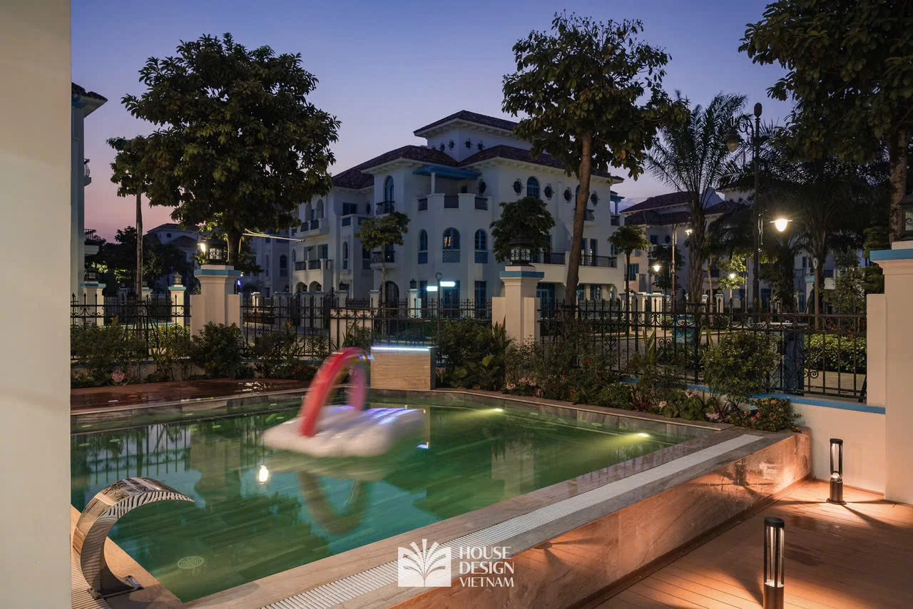 Hồ bơi riêng Paddy Villa C7-07 lung linh vào buổi tối