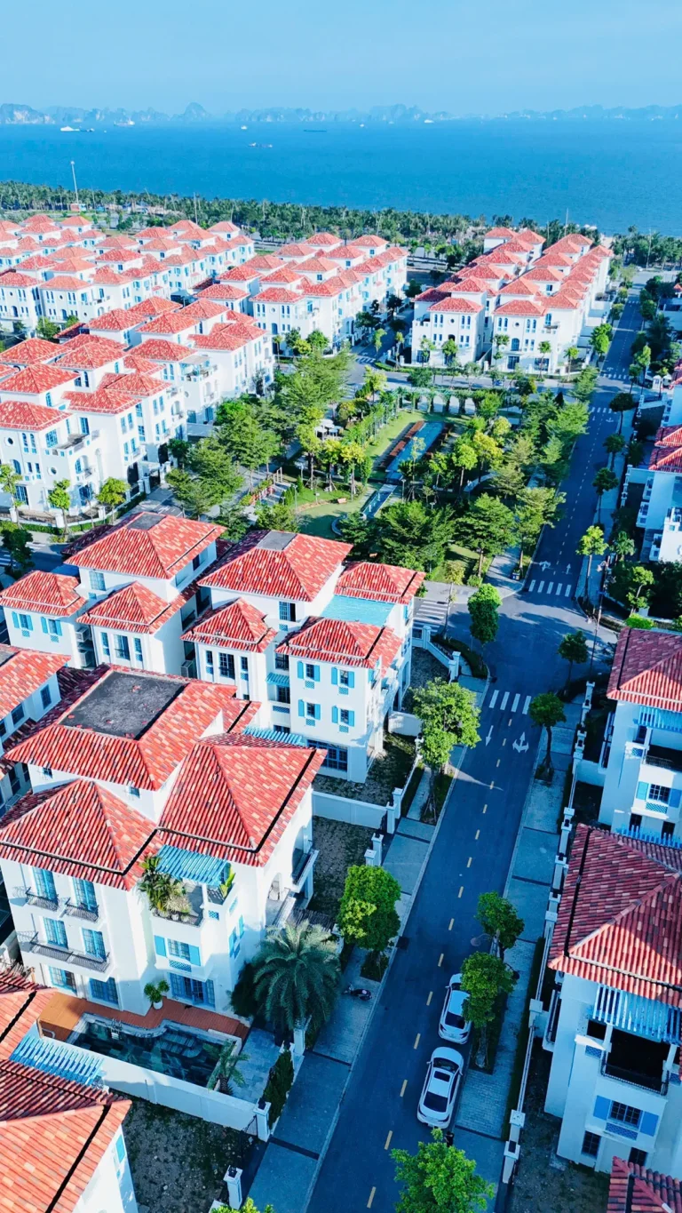 Toàn cảnh villa M2-21 Sun Feria Hạ Long nhìn từ trên cao