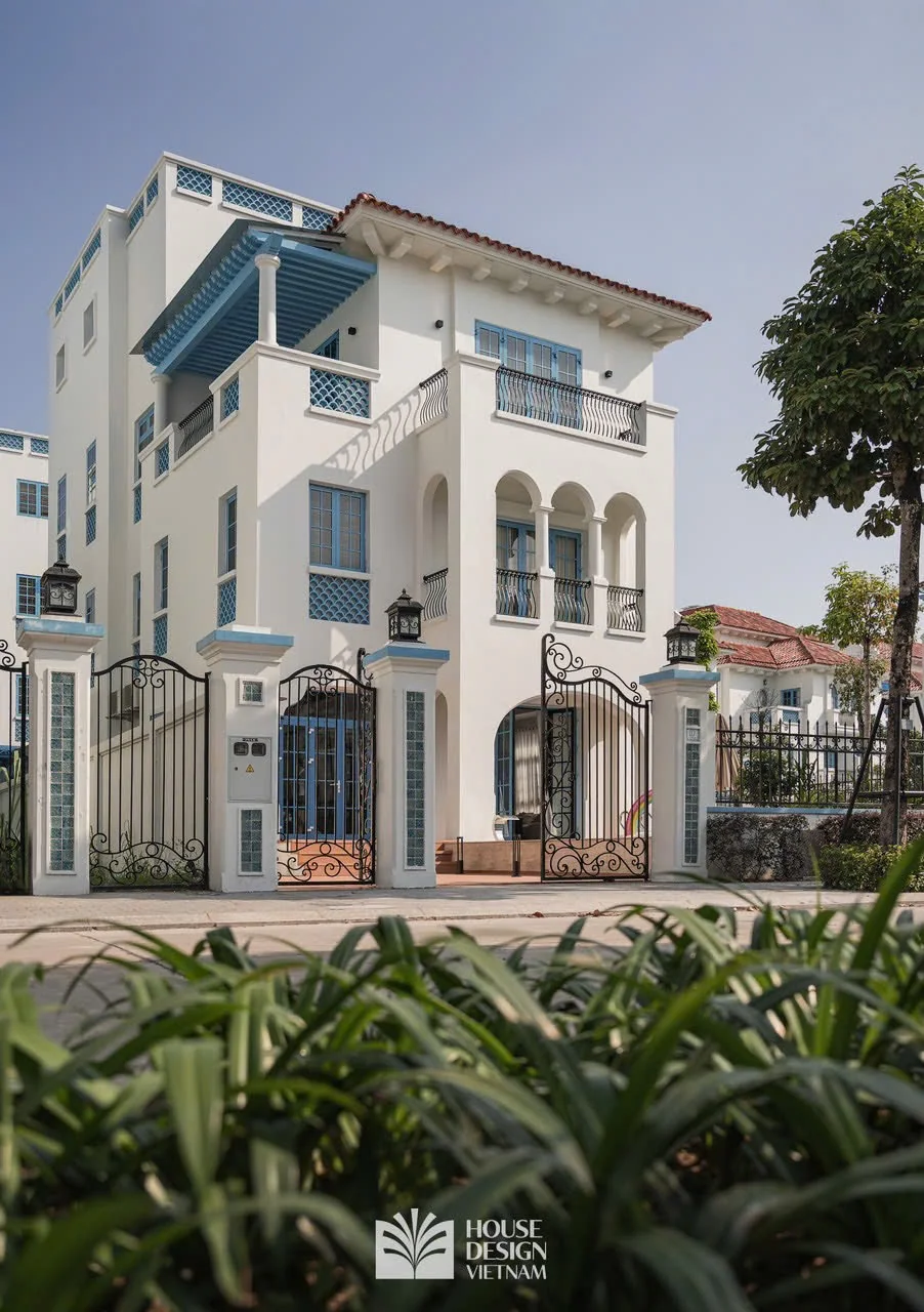 Mặt tiền trắng thanh lịch của Paddy Villa Indochine C7-07