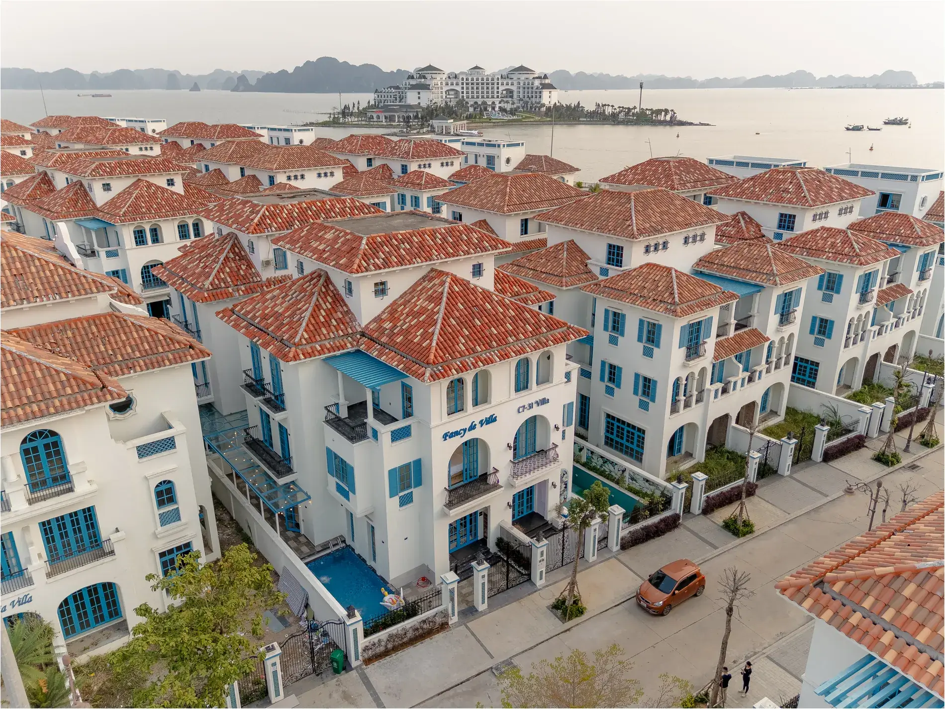 Toàn cảnh khu biệt thự Sun Feria và không gian ven biển Hạ Long