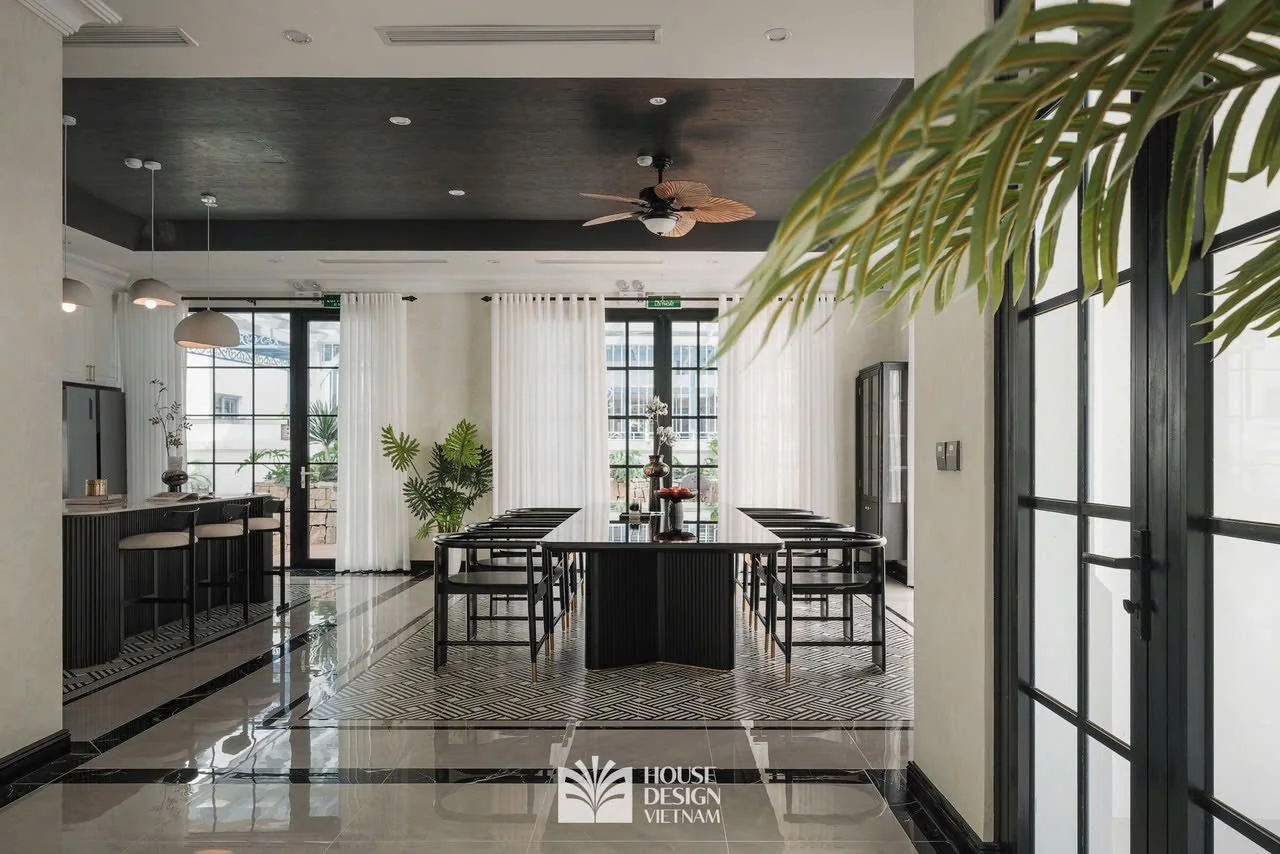 Không gian bàn ăn kết nối các khu vực sinh hoạt