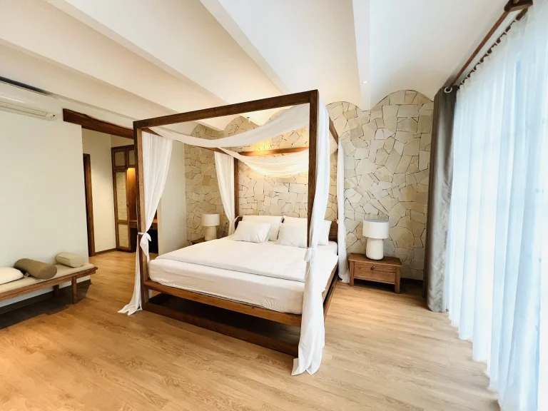 Phòng ngủ master villa M2-21 Sun Feria Hạ Long