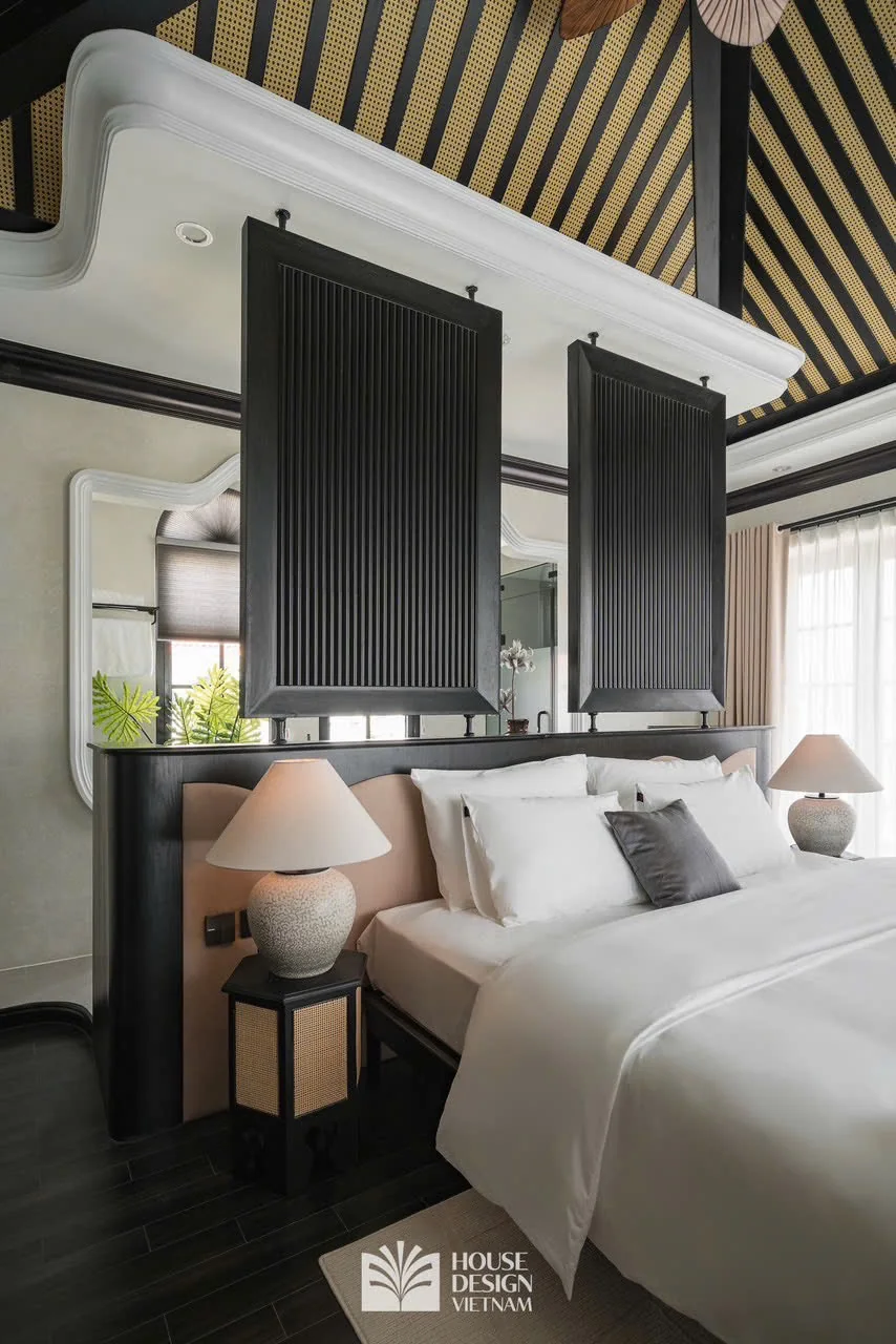 Góc đầu giường và đèn ngủ trong phòng ngủ Paddy Villa